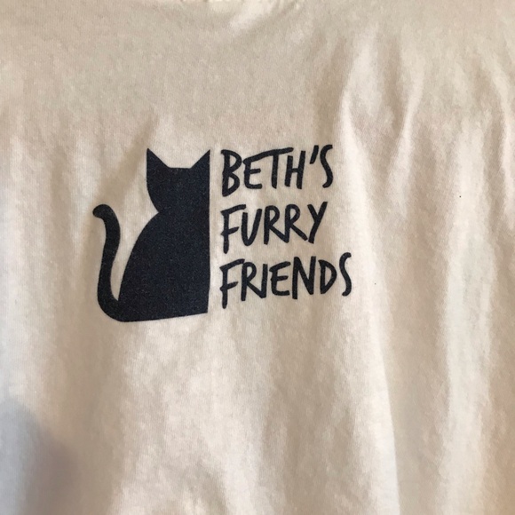 Beth’s Furry Friends Authentic Helen Rose cat T-shirt. Size unisex XL - Picture 4 of 4